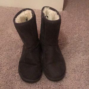 Grey Dawgs boots with faux fur on the inside.